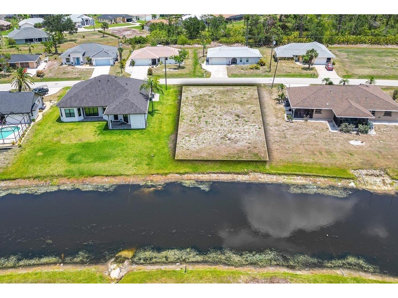 168 Mark Twain Lane Rotonda West FL 33947 - PEBBLE BEACH CREEK C7519517 image2