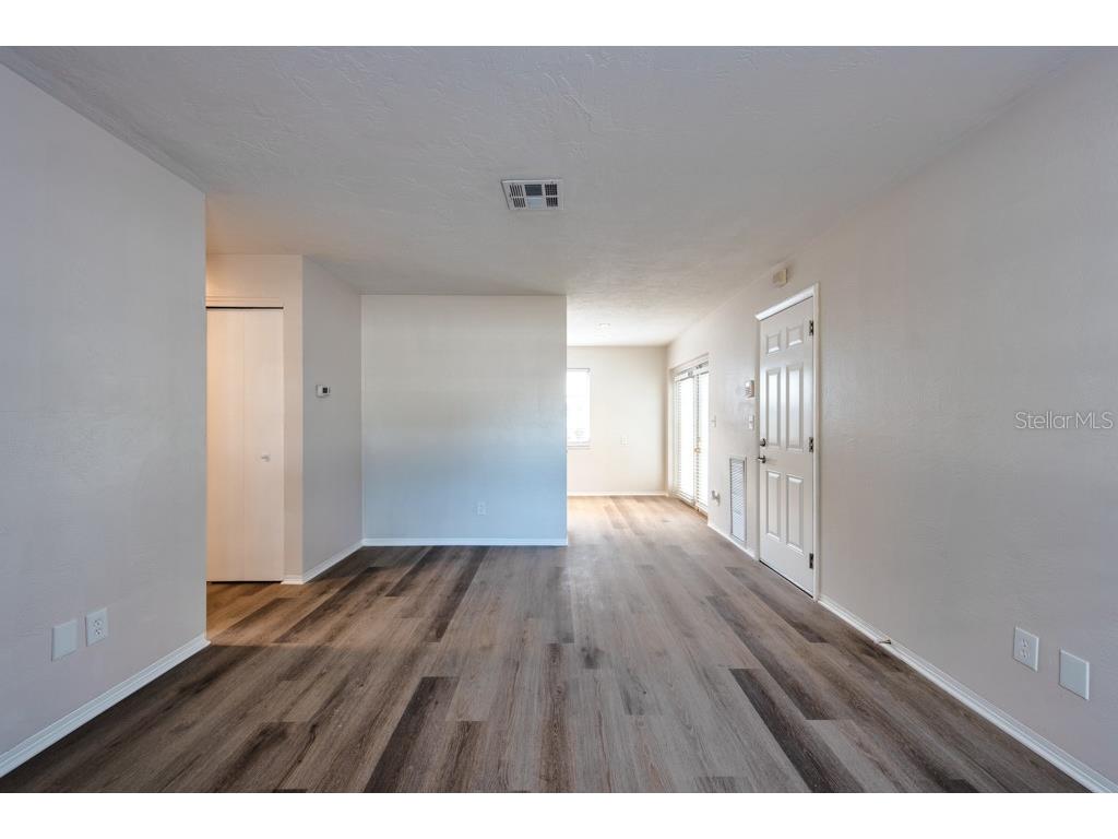 168 Southeast Boulevard N Saint Petersburg FL 33703 TB8449439 image2