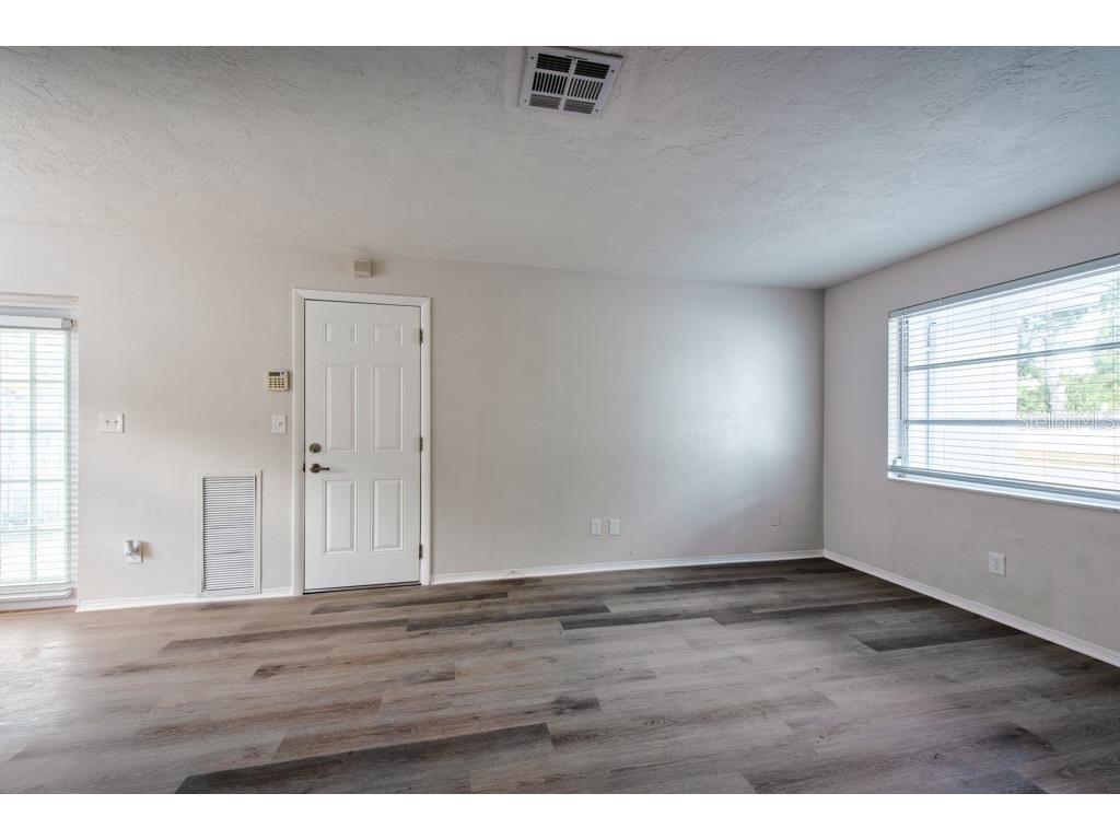 168 Southeast Boulevard N Saint Petersburg FL 33703 TB8449439 image3