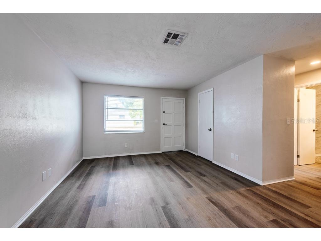 168 Southeast Boulevard N Saint Petersburg FL 33703 TB8449439 image4