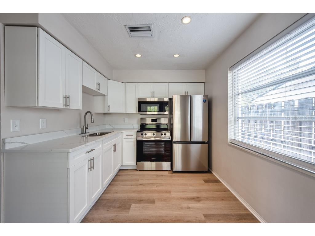 168 Southeast Boulevard N Saint Petersburg FL 33703 TB8449439 image6