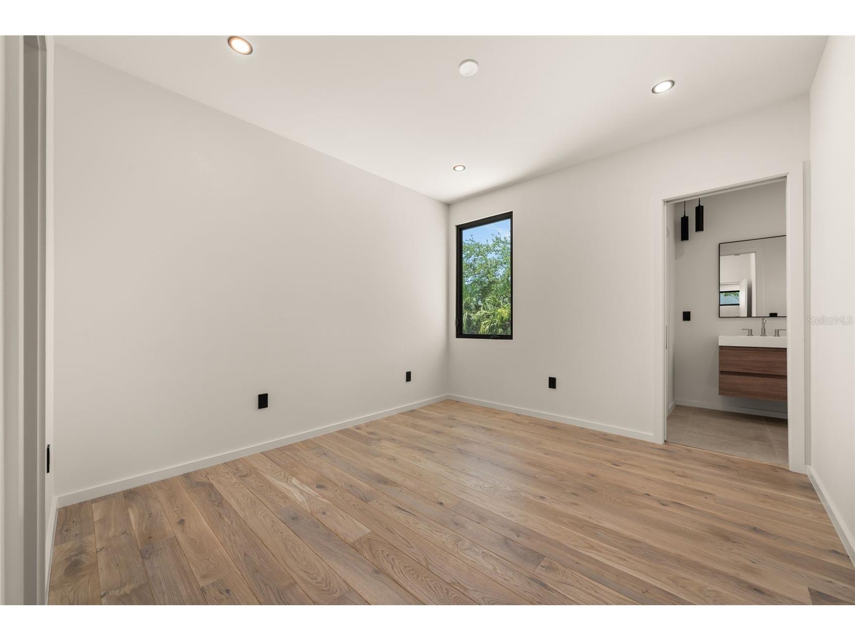 1680 Cherry Lane Sarasota FL 34236 A4698379 image64