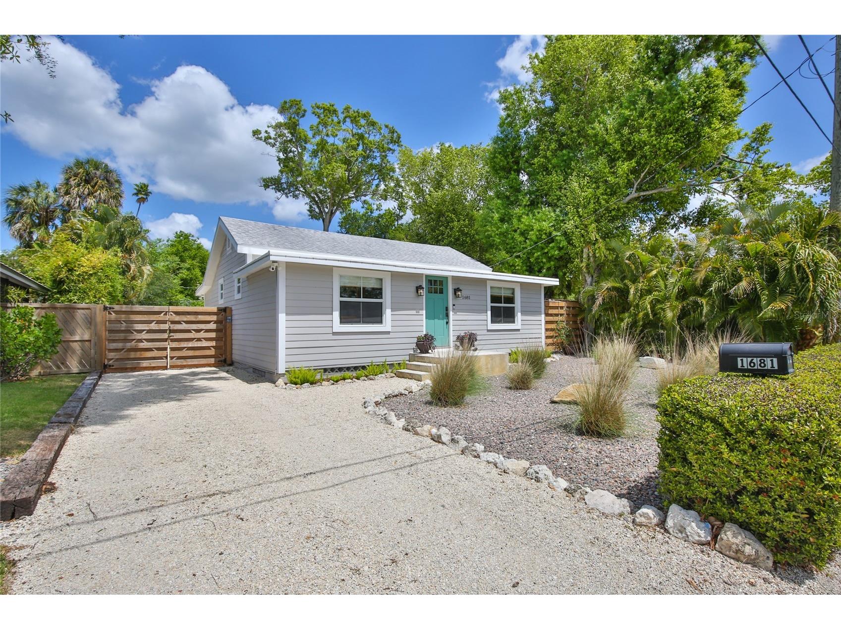 1681 8th Street Sarasota FL 34236 A4688573 image1