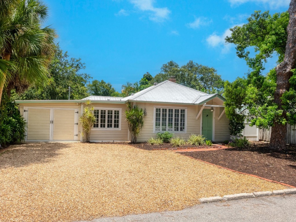 1681 Bahia Vista Street Sarasota FL 34239 A4616816 image1