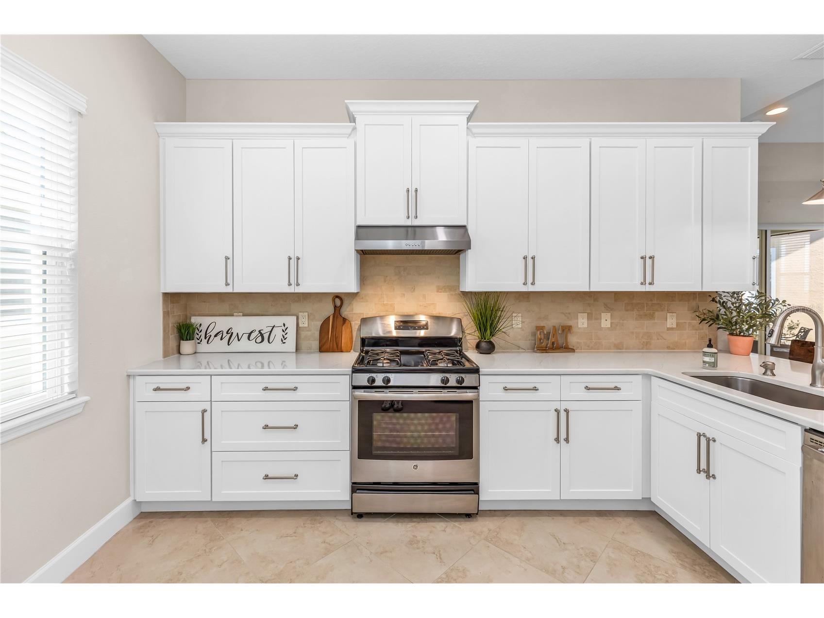 1682 Victoria Gardens Drive Deland FL 32724 V4948878 image8