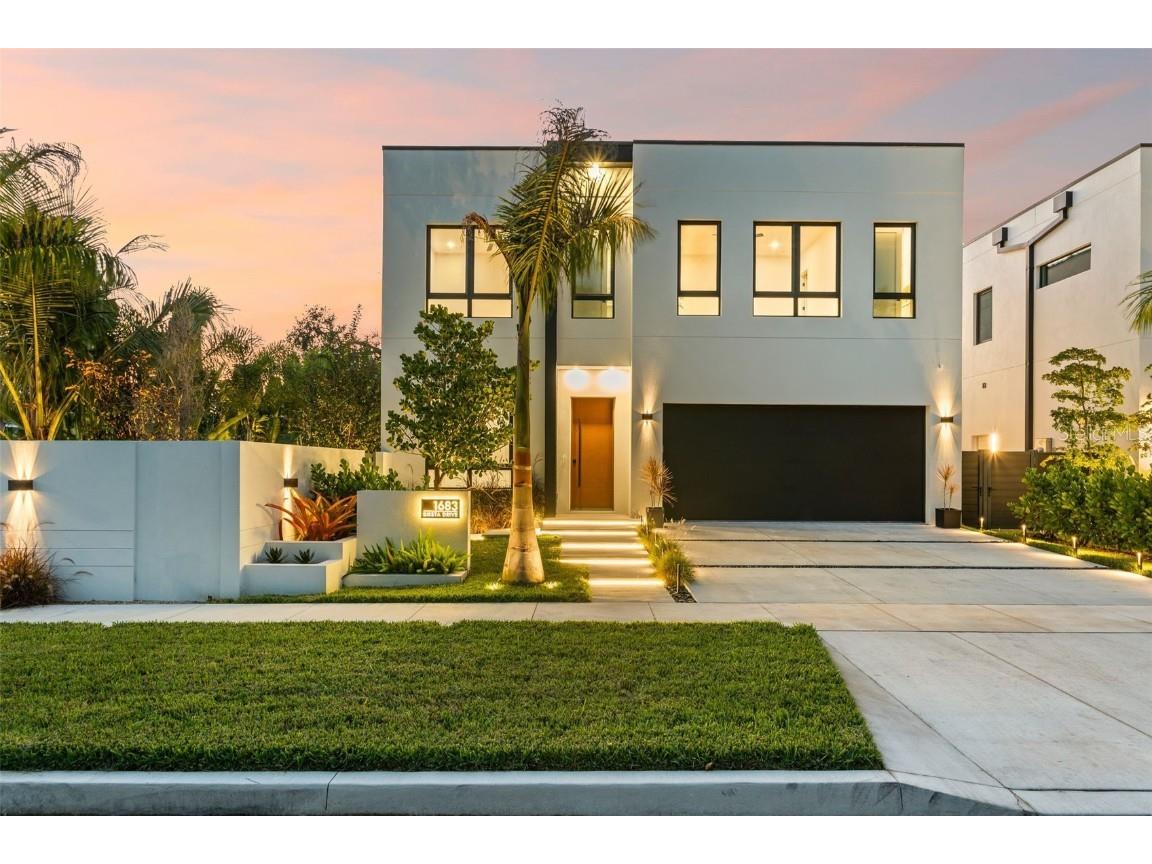 1683 Siesta Drive Sarasota FL 34239 A4670678 image1
