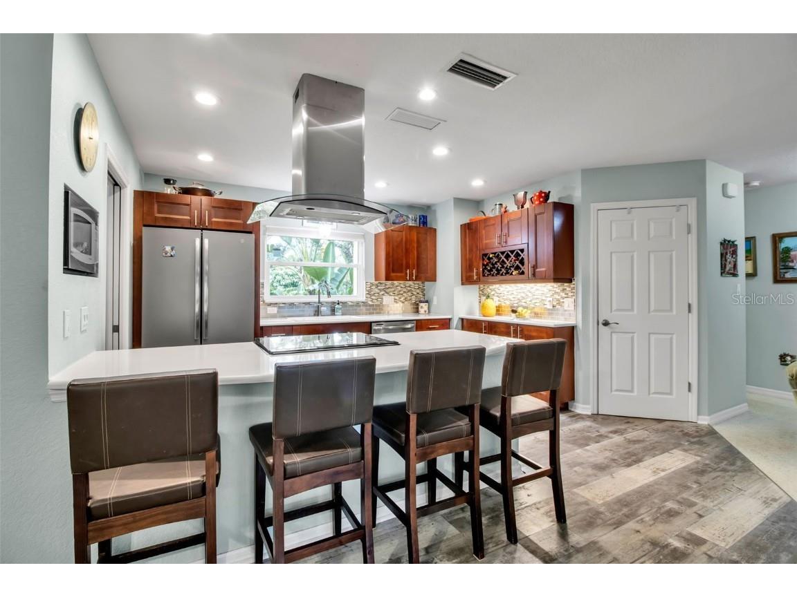 1684 Spring Creek Drive Sarasota FL 34239 A4671407 image10