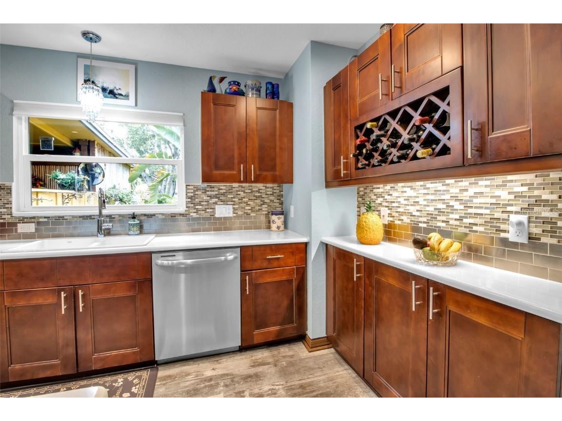 1684 Spring Creek Drive Sarasota FL 34239 A4671407 image12