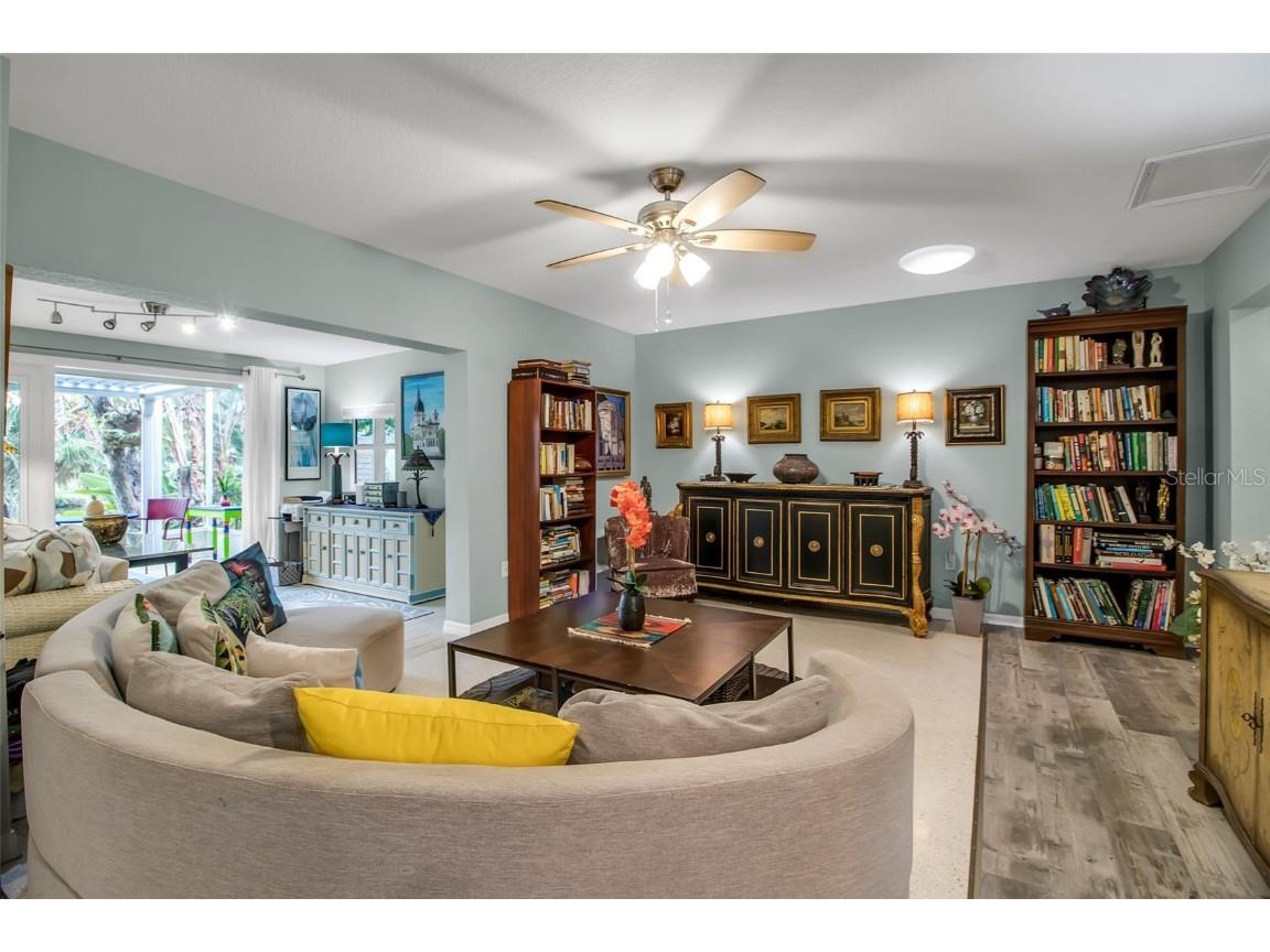 1684 Spring Creek Drive Sarasota FL 34239 A4671407 image17