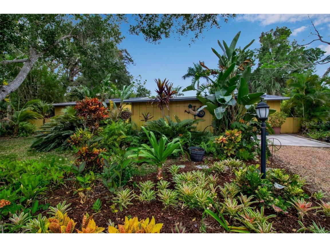 1684 Spring Creek Drive Sarasota FL 34239 A4671407 image2