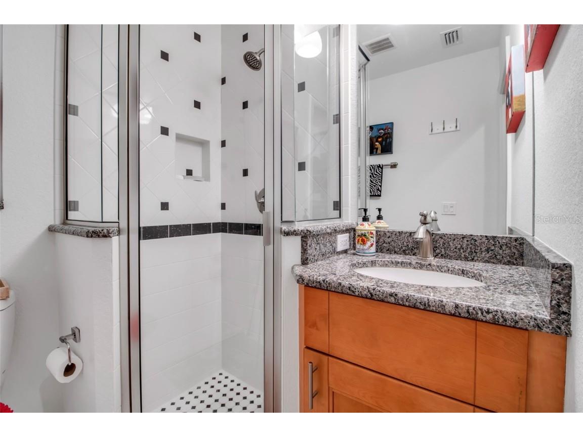 1684 Spring Creek Drive Sarasota FL 34239 A4671407 image33