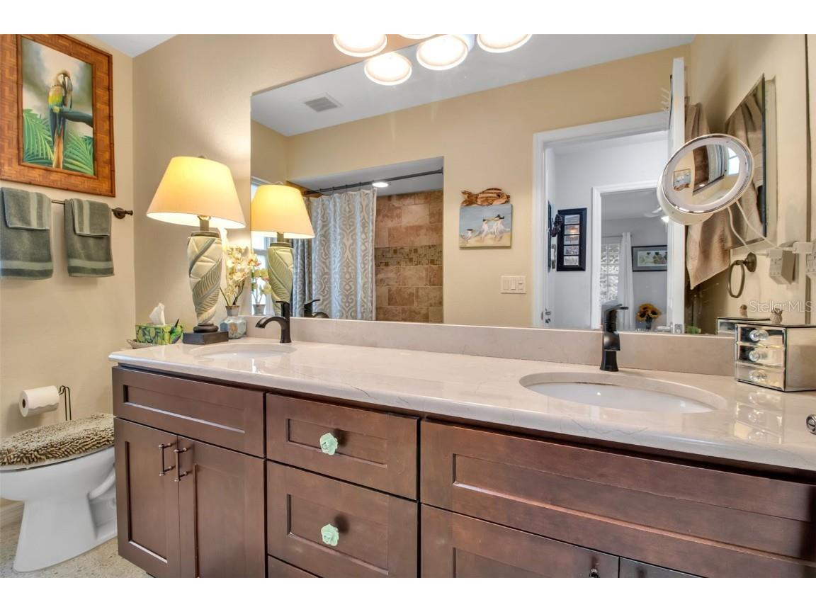 1684 Spring Creek Drive Sarasota FL 34239 A4671407 image36