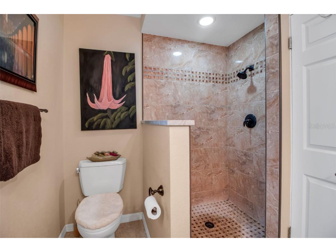 1684 Spring Creek Drive Sarasota FL 34239 A4671407 image40