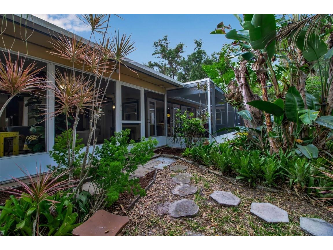 1684 Spring Creek Drive Sarasota FL 34239 A4671407 image52