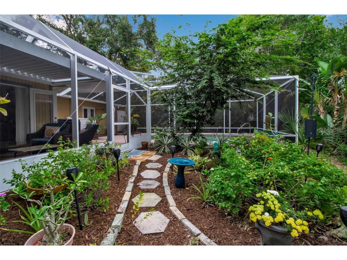 1684 Spring Creek Drive Sarasota FL 34239 A4671407 image54