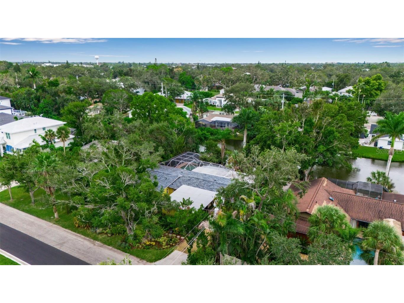 1684 Spring Creek Drive Sarasota FL 34239 A4671407 image61