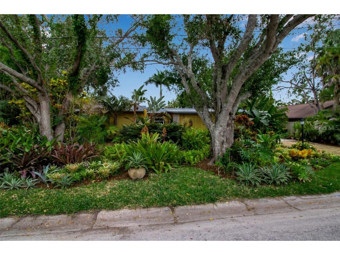 1684 Spring Creek Drive Sarasota FL 34239 A4671407 image66