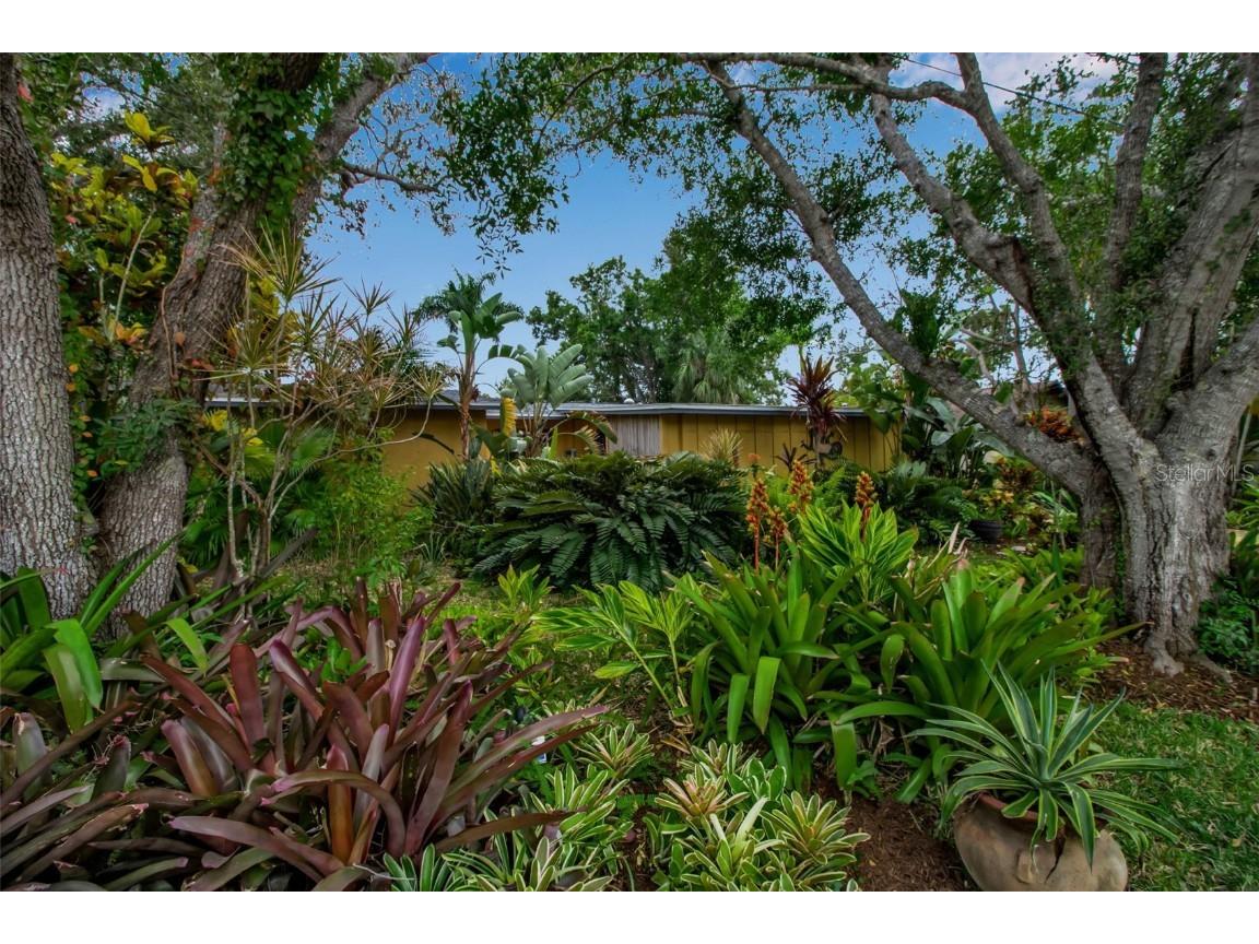 1684 Spring Creek Drive Sarasota FL 34239 A4671407 image67