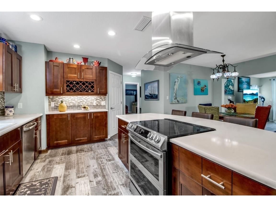 1684 Spring Creek Drive Sarasota FL 34239 A4671407 image8