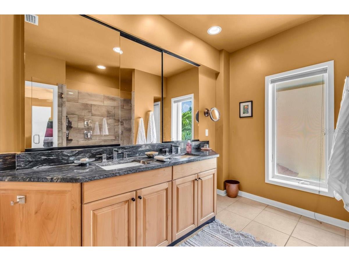 1685 Laurel Street #4 Sarasota FL 34236 A4686159 image24