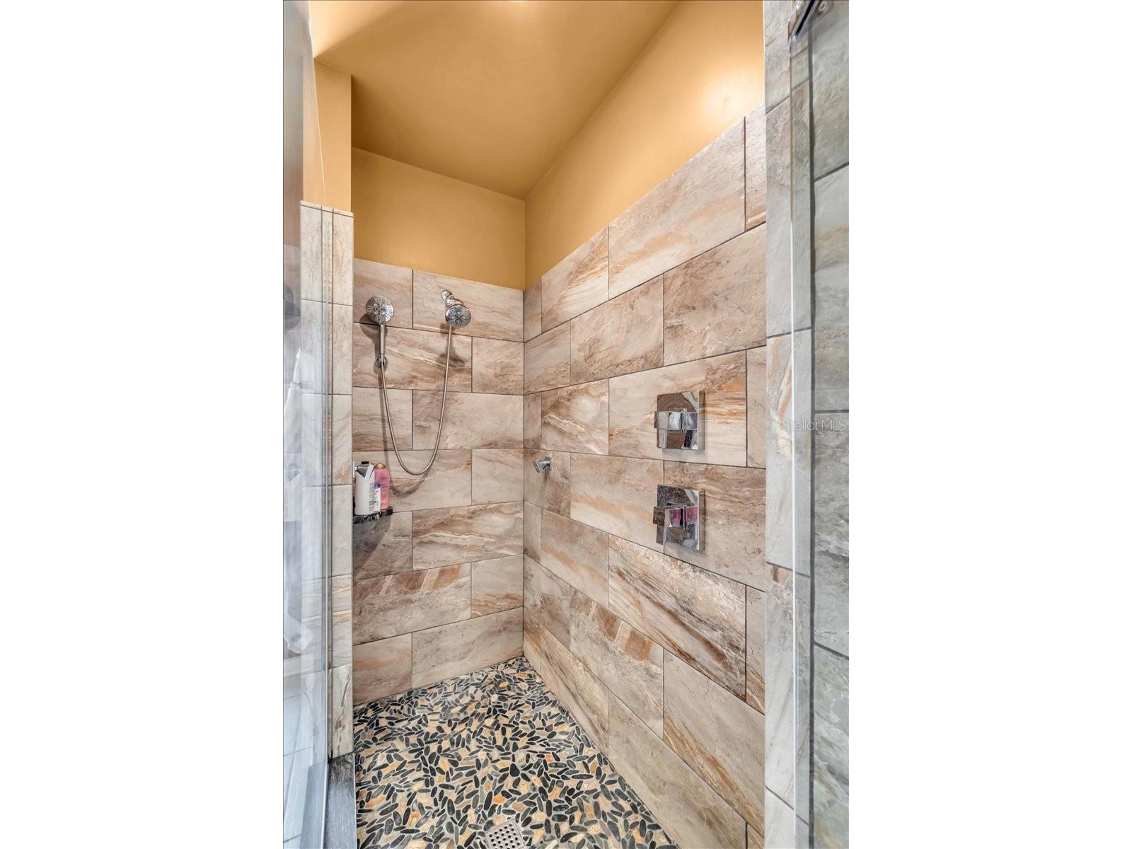 1685 Laurel Street #4 Sarasota FL 34236 A4686159 image25