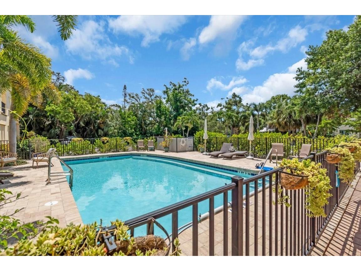 1685 Laurel Street #4 Sarasota FL 34236 N6140019 image3