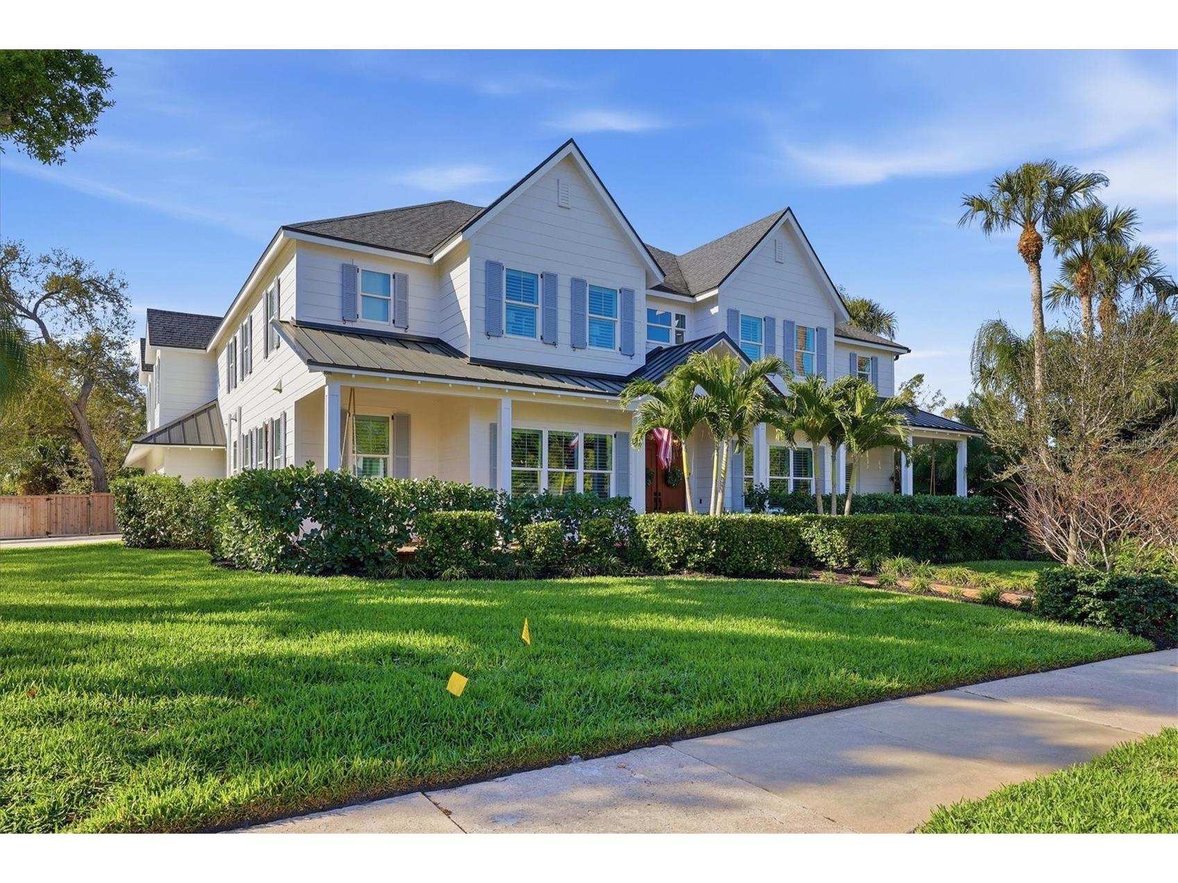 1686 North Drive Sarasota FL 34239 A4687696 image1