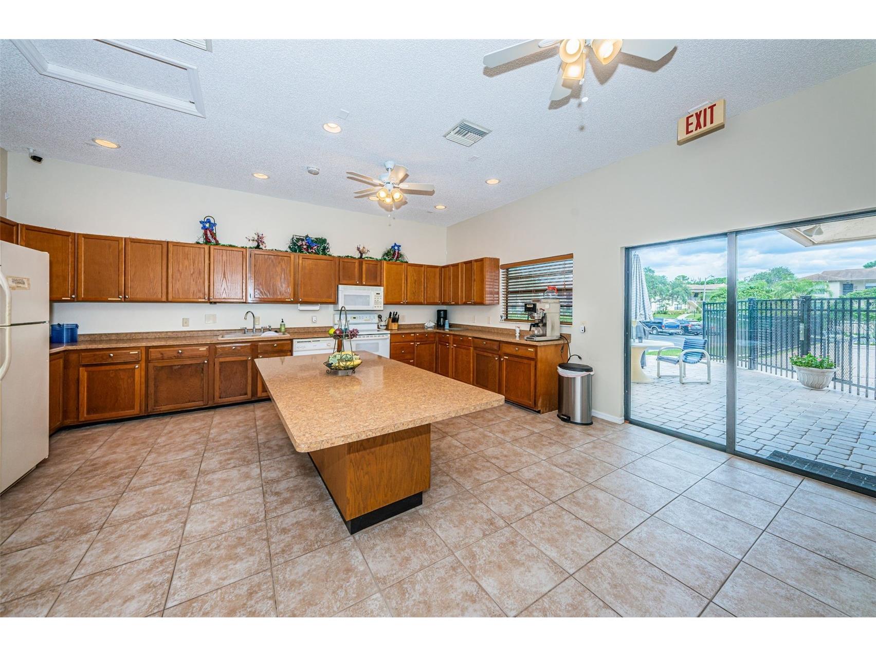 1686 Seascape Circle Tarpon Springs FL 34689 TB8526235 image30