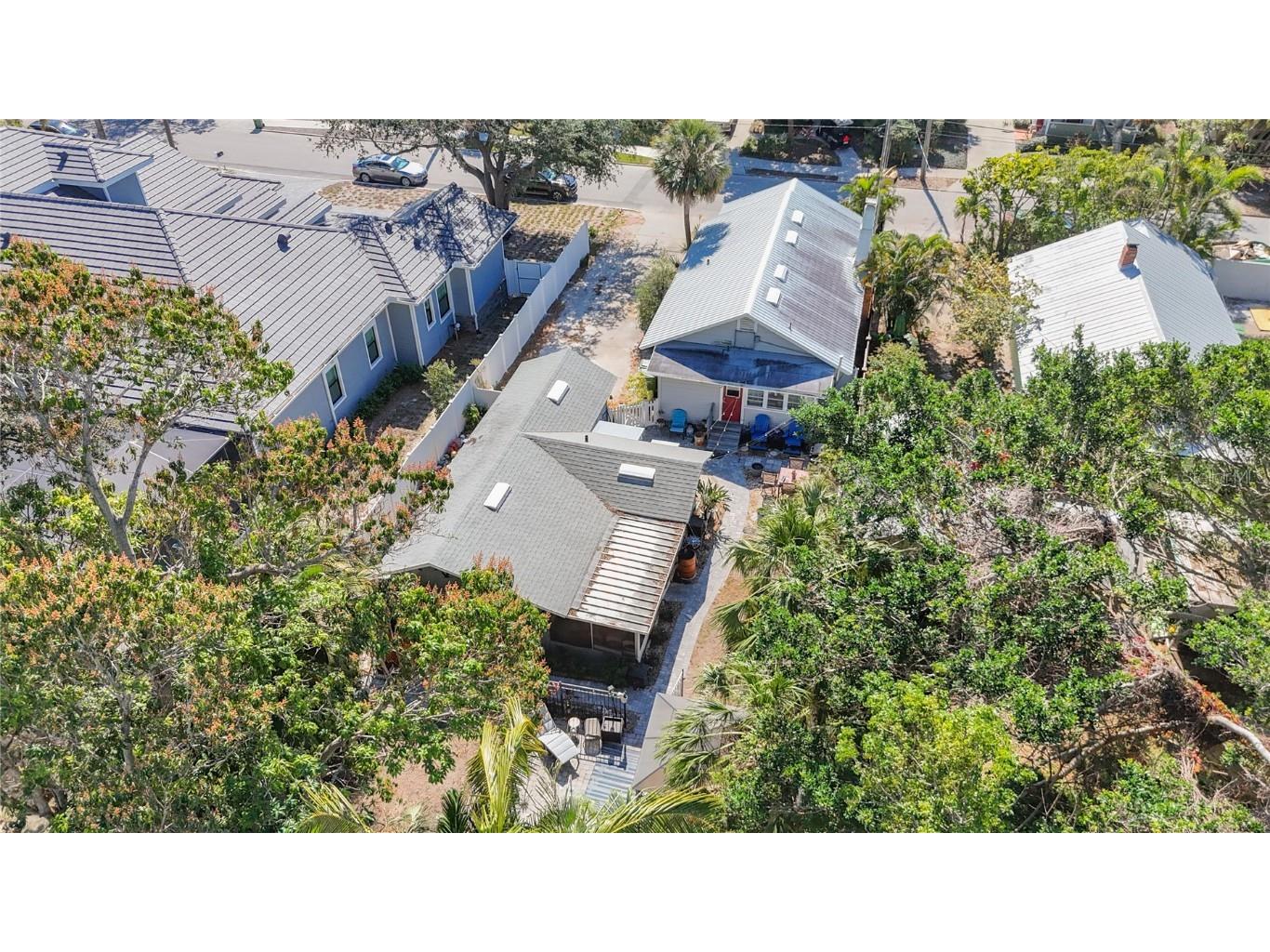 1687 Arlington Street Sarasota FL 34239 A4664909 image22