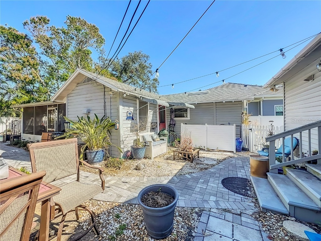 1687 Arlington Street Sarasota FL 34239 A4664909 image7