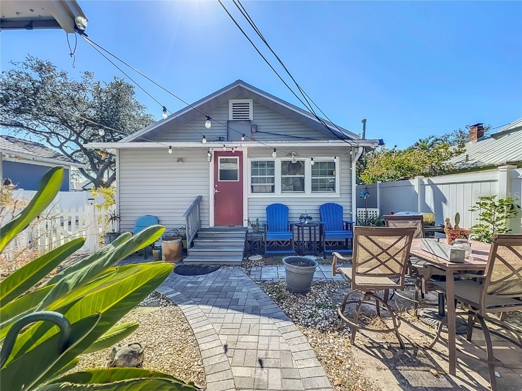 1687 Arlington Street Sarasota FL 34239 A4664909 image8