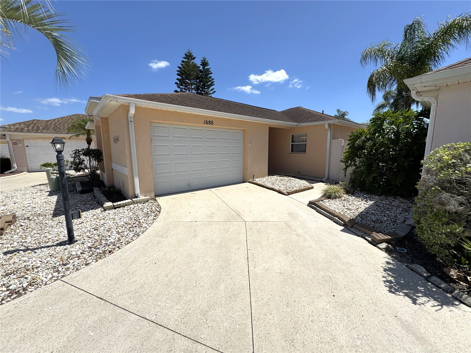 1688 Garcia Court Lady Lake FL 32159 G5112743 image1