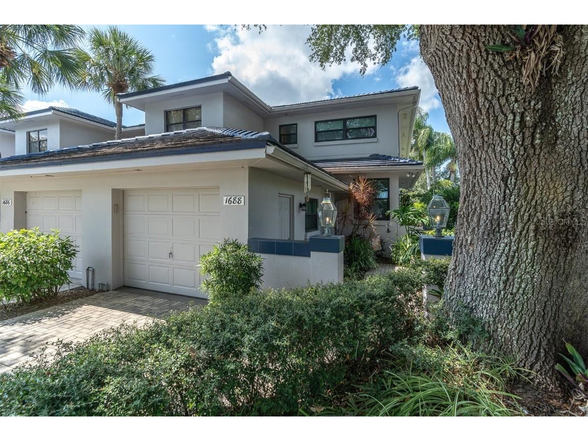 1688 Watermark Circle NE Saint Petersburg FL 33702 U8205192 image1