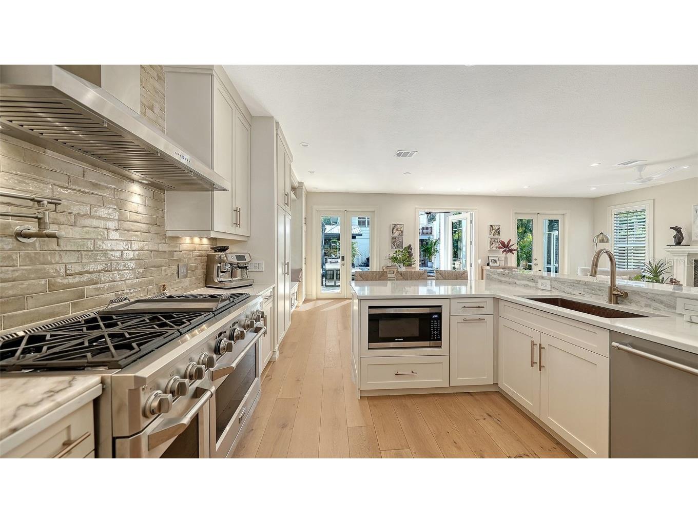 1690 Arlington Street Sarasota FL 34239 A4673742 image16