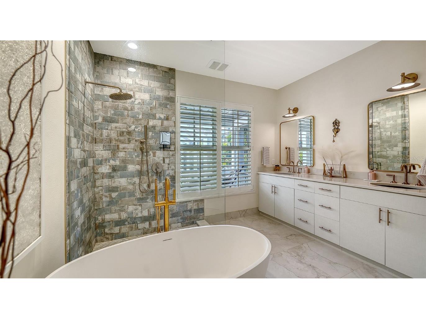 1690 Arlington Street Sarasota FL 34239 A4673742 image29