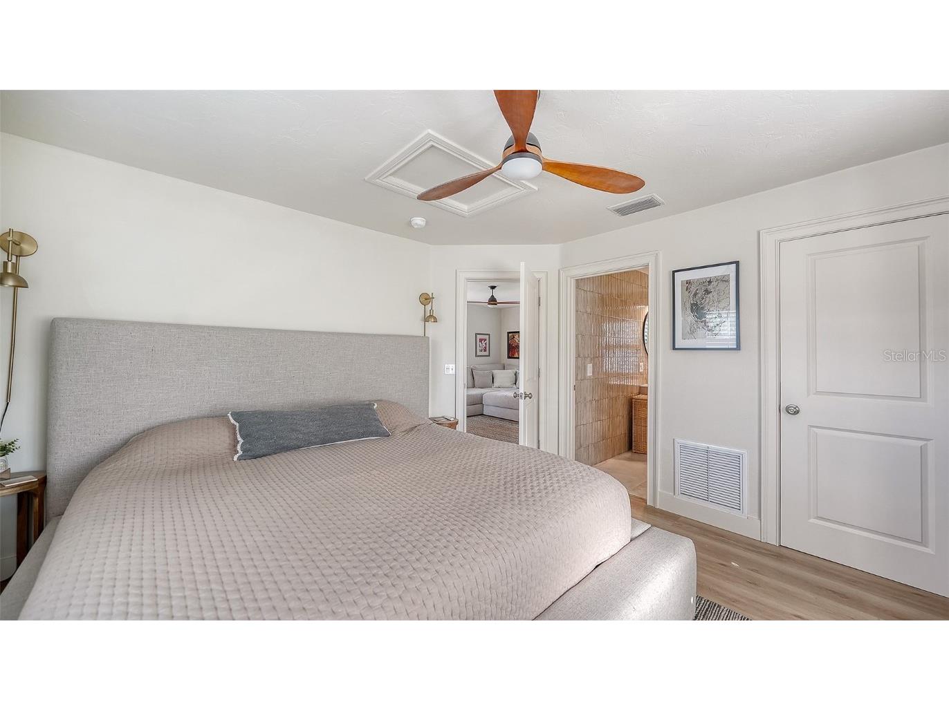 1690 Arlington Street Sarasota FL 34239 A4673742 image45