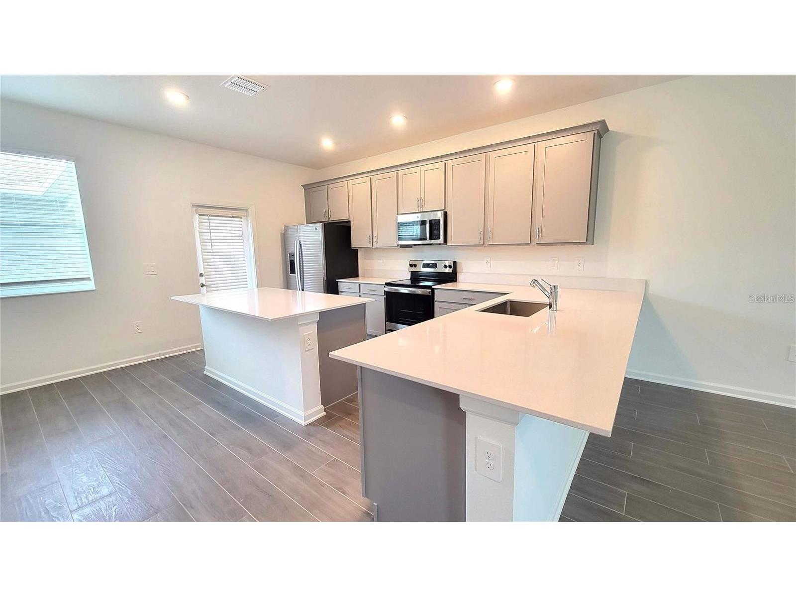1690 Contentment Loop Kissimmee FL 34744 O6412011 image5