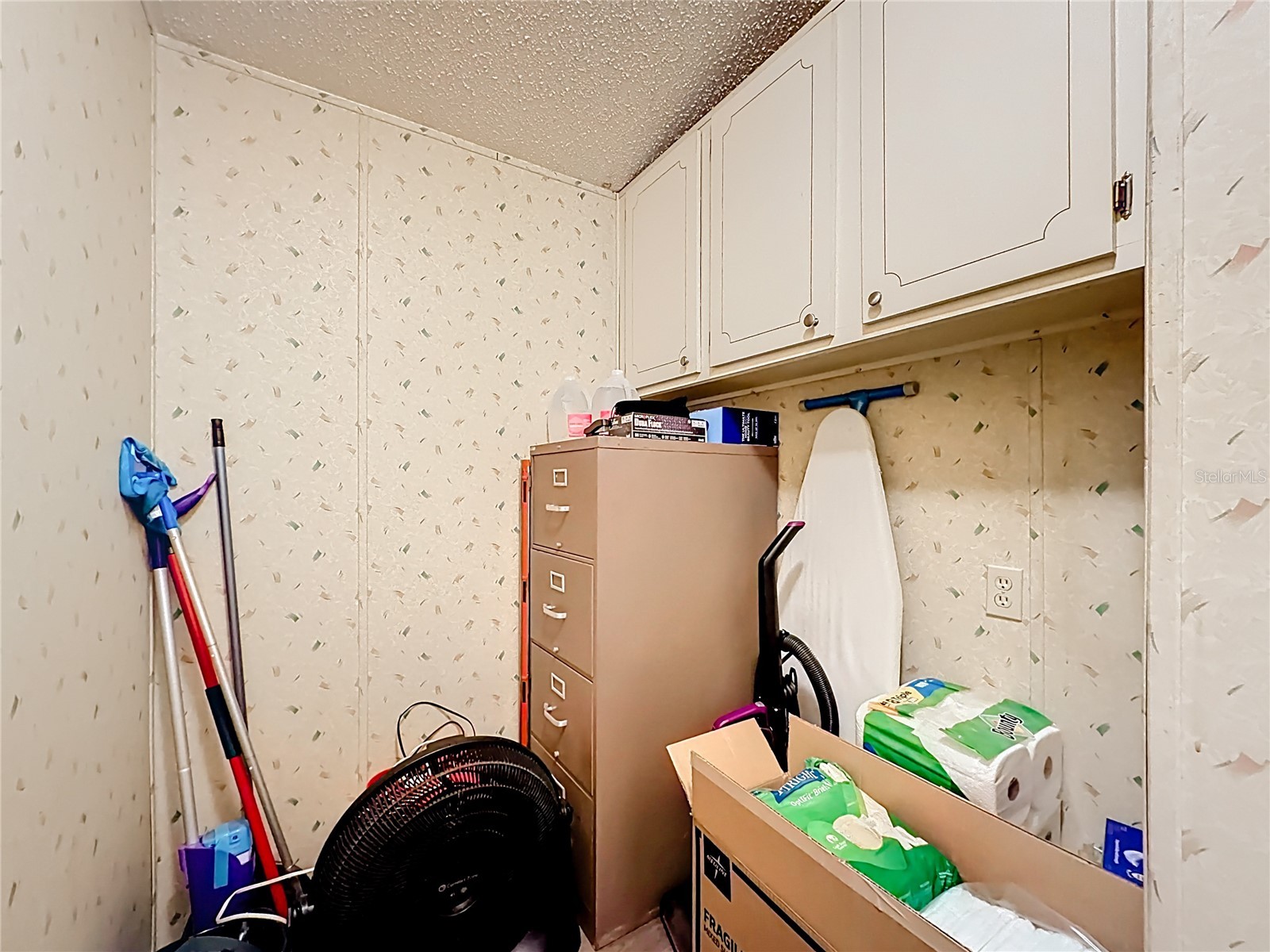 1690 Elkhart Circle Tavares FL 32778 - Lake Frances G5110924 image35