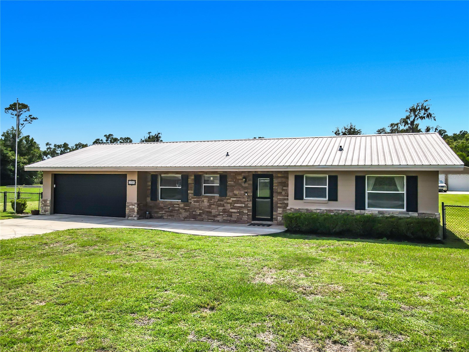 1690 N Clara Avenue Deland FL 32720 V4949835 image1