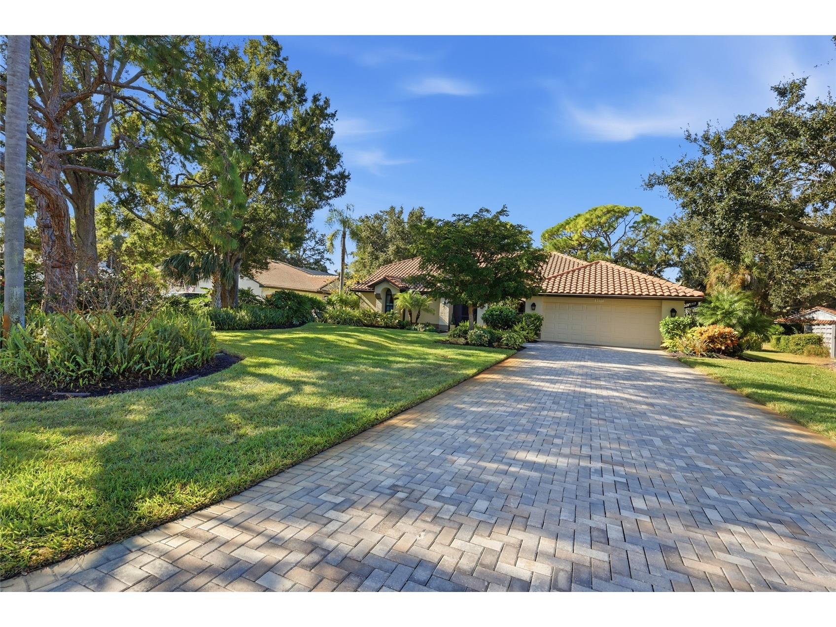 1690 Pine Harrier Circle Sarasota FL 34231 A4671323 image1