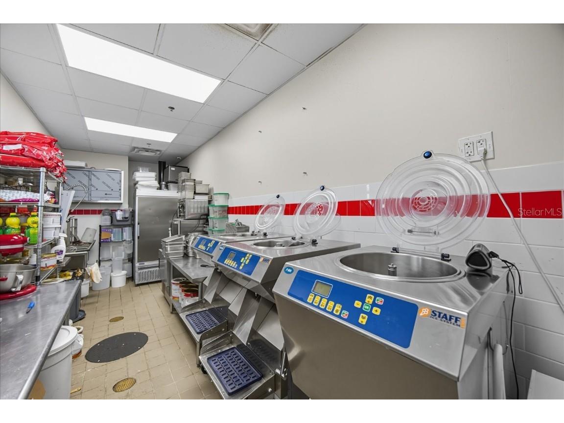 1691 Central Avenue Saint Petersburg FL 33713 A4667502 image33