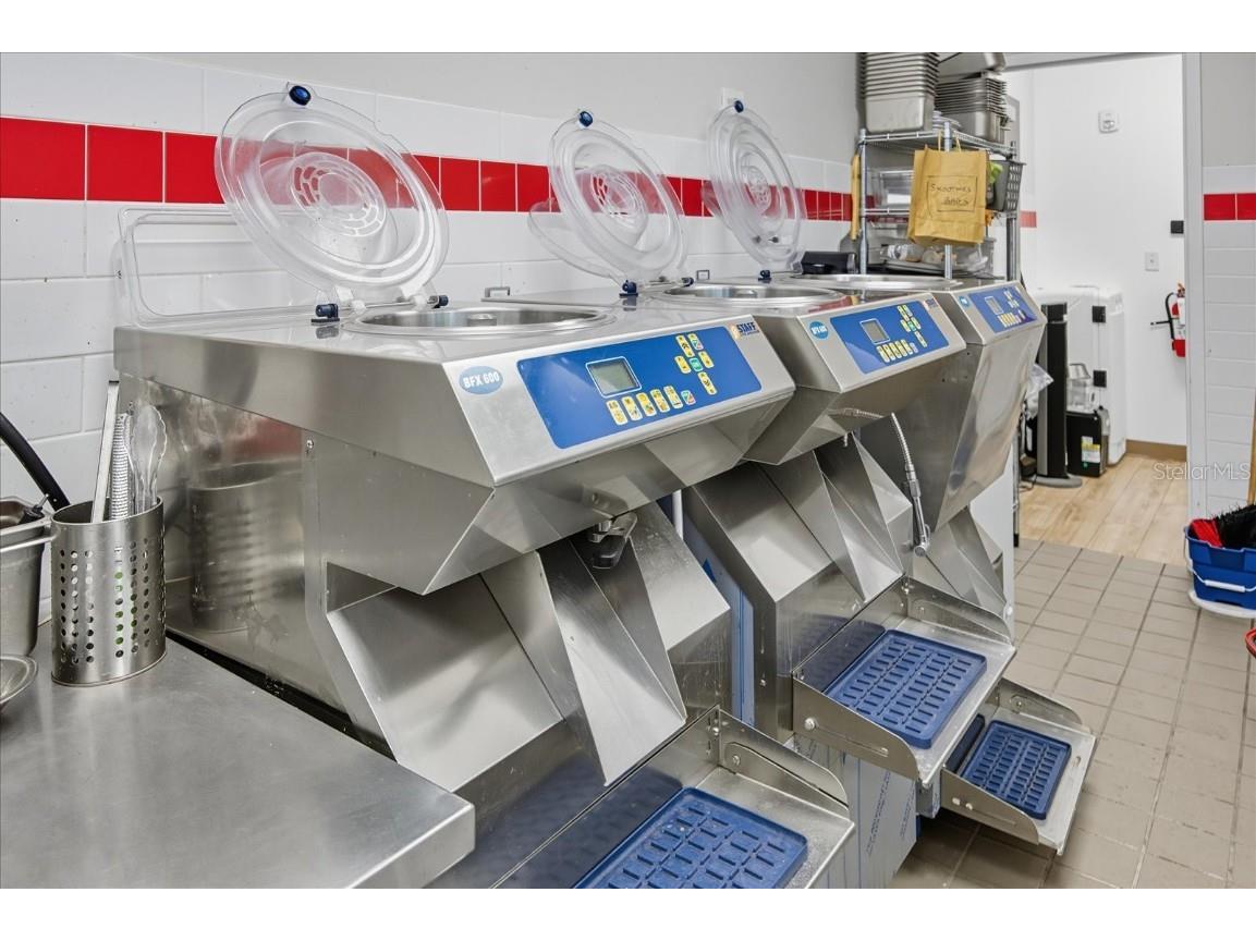 1691 Central Avenue Saint Petersburg FL 33713 A4667502 image36