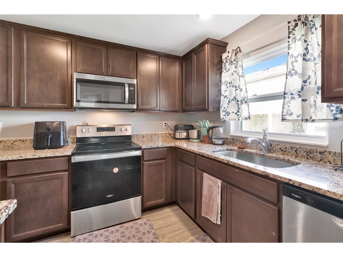 1691 Wynford Circle Tavares FL 32778 G5104161 image4