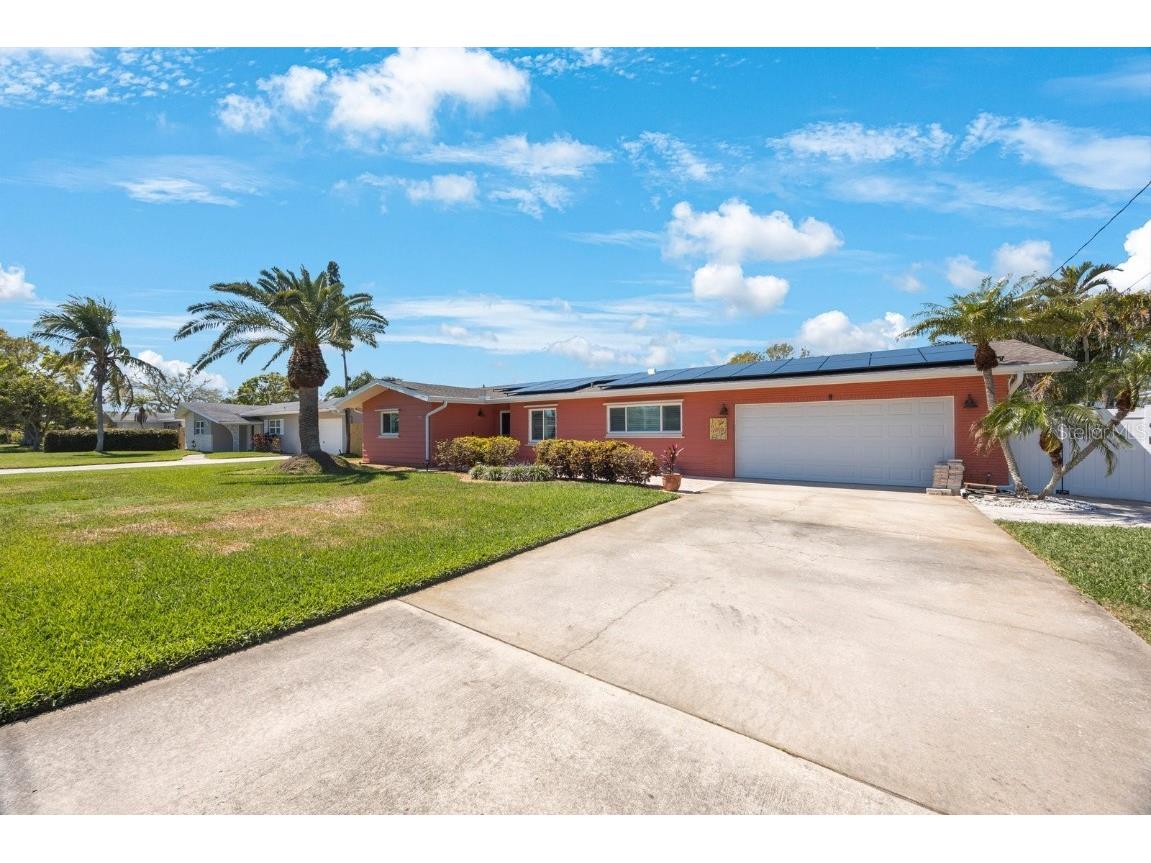 1694 Harbor Circle W Largo FL 33770 D6141342 image1