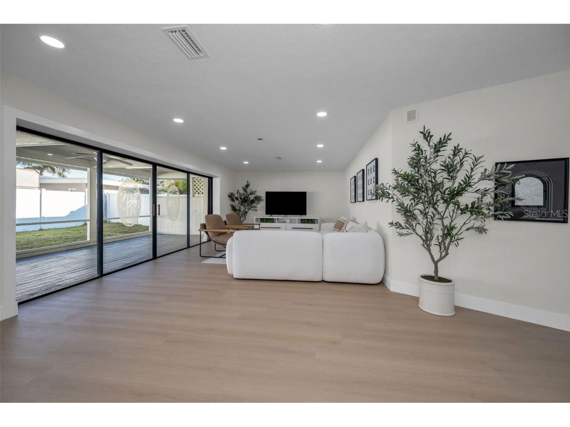 1695 Clearwater Harbor Drive Largo FL 33770 TB8431604 image13