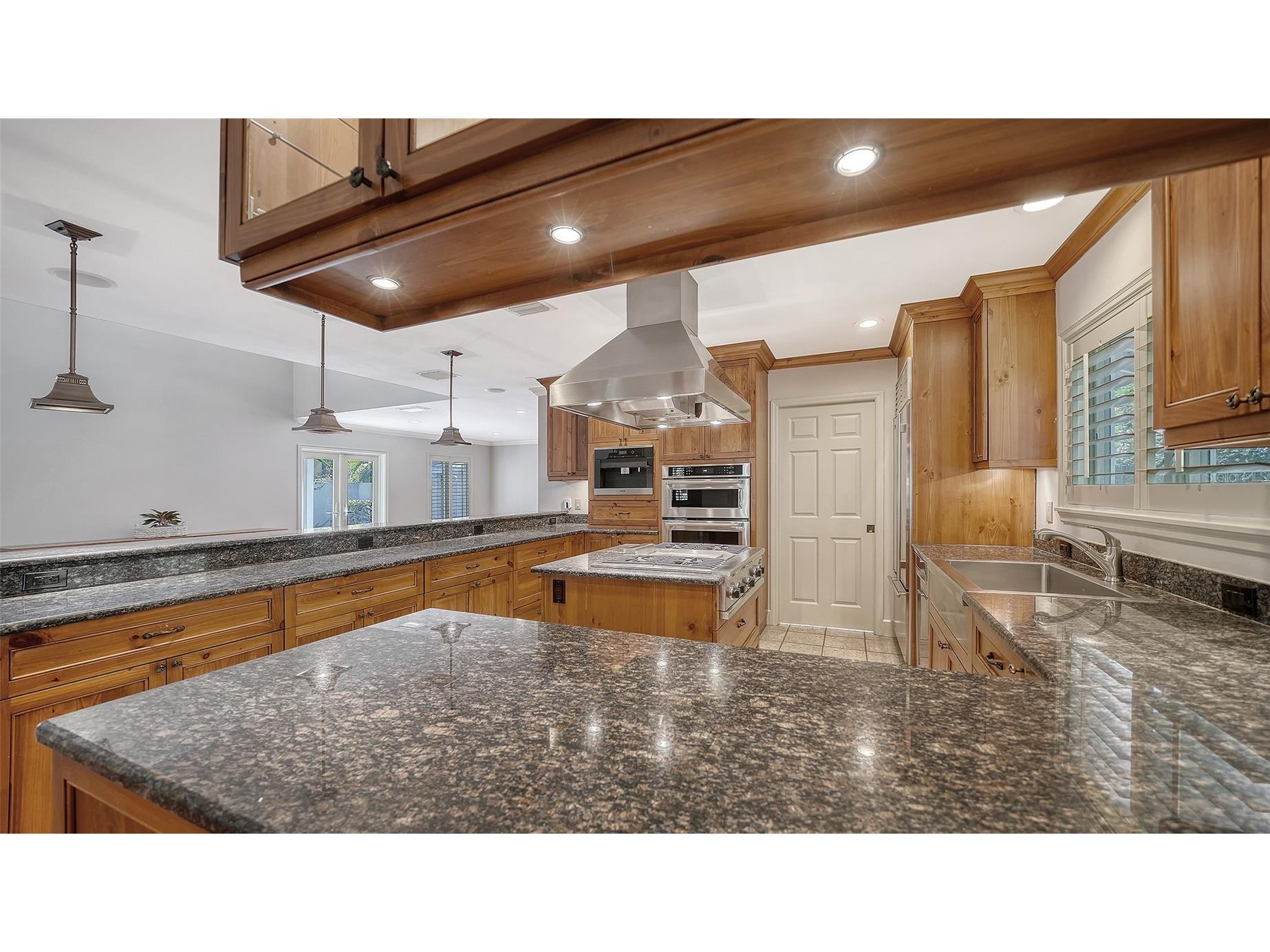1695 Hyde Park Street Sarasota FL 34239 A4679534 image17