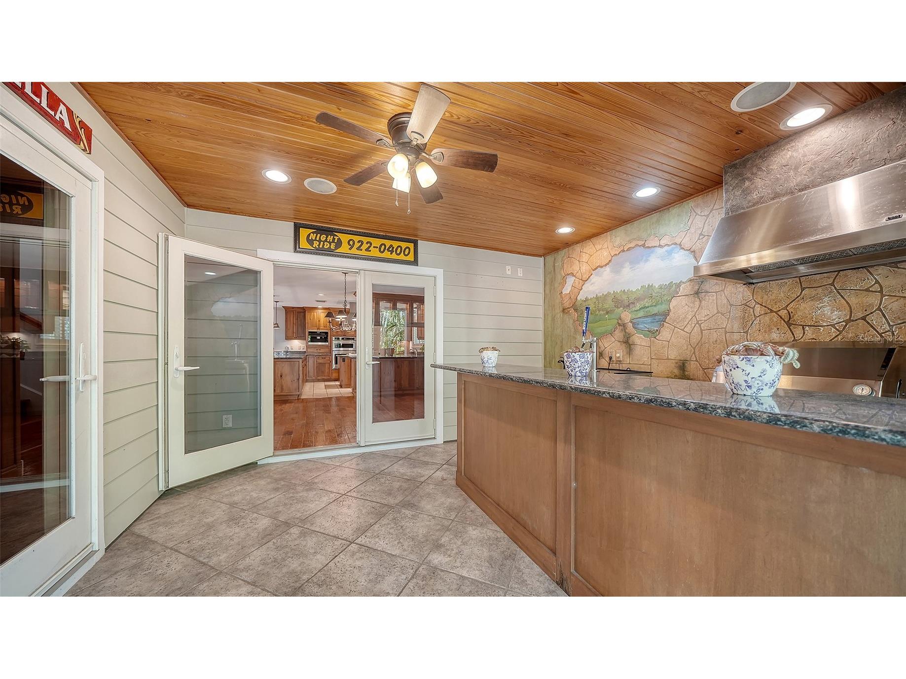 1695 Hyde Park Street Sarasota FL 34239 A4679534 image25
