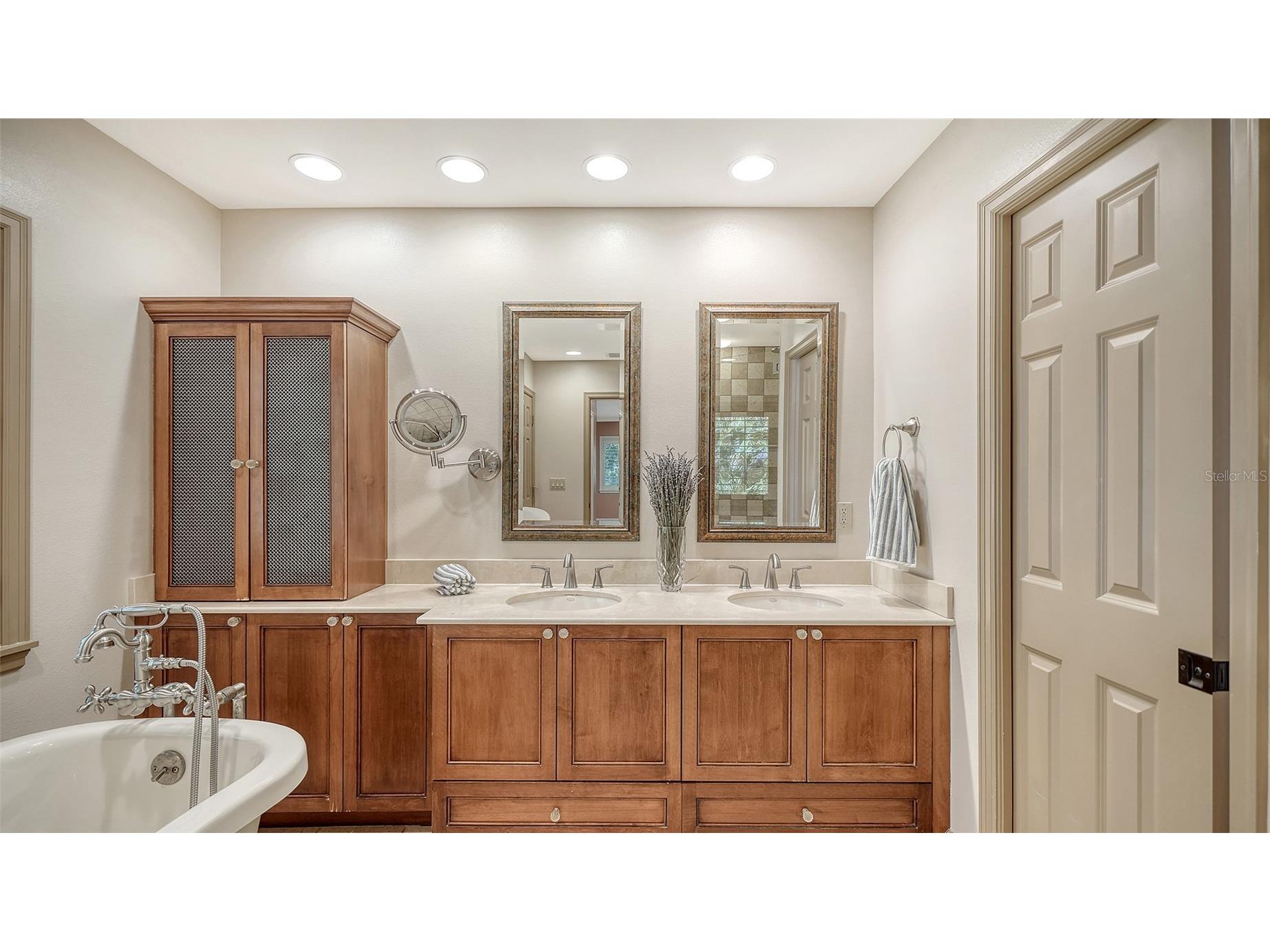 1695 Hyde Park Street Sarasota FL 34239 A4679534 image33