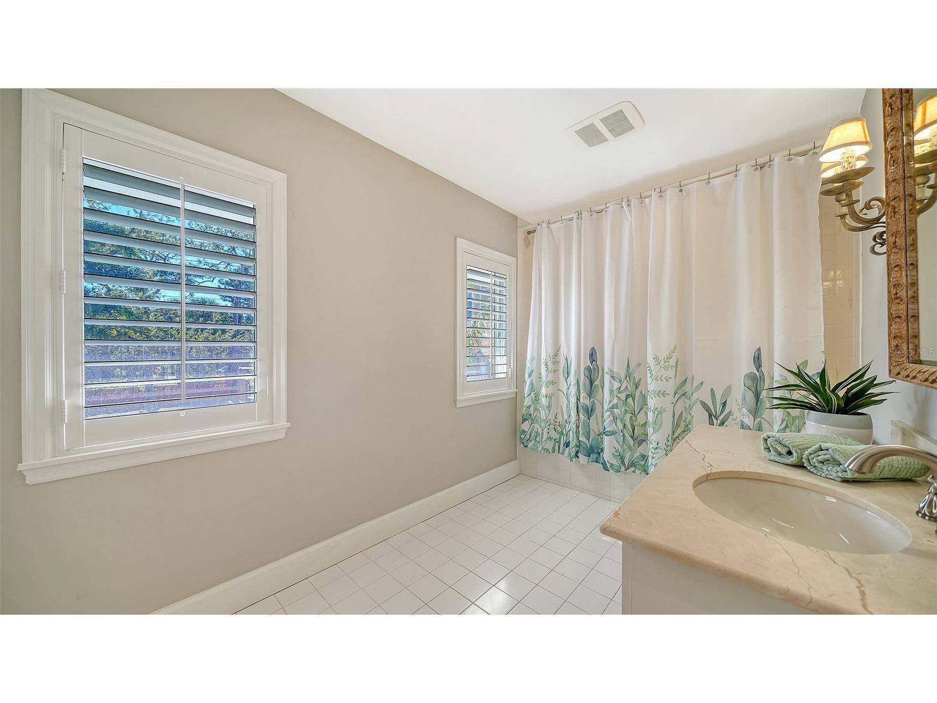 1695 Hyde Park Street Sarasota FL 34239 A4679534 image42