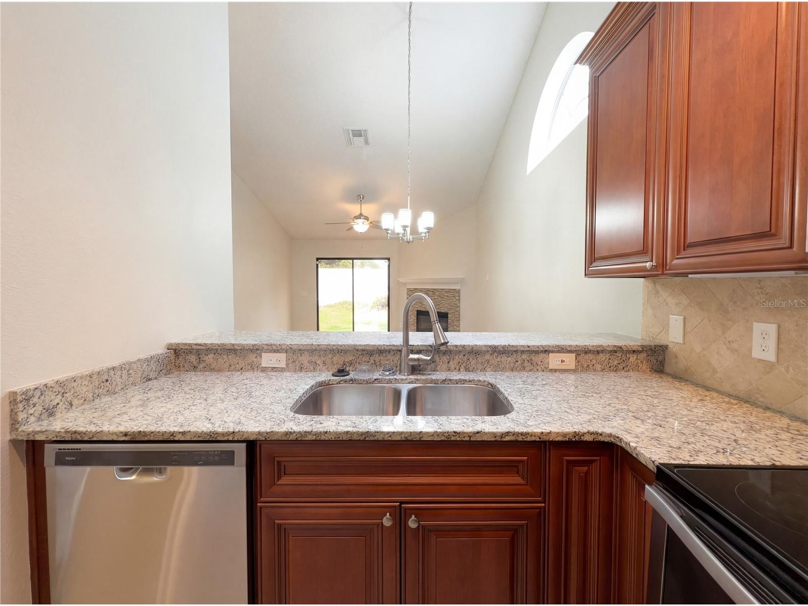 1696 Chatham Circle Apopka FL 32703 O6397898 image2